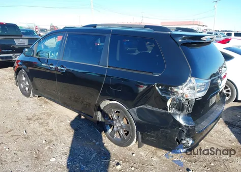 2015 Toyota Sienna Se 8 Passenger z USA, uszkodzony, nr VIN 5TDXK3DC3FS624279